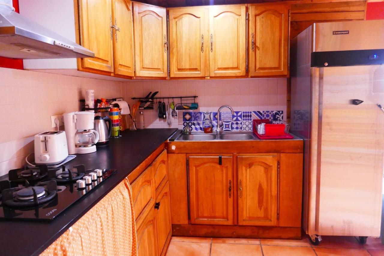 Les Baroudeurs Hostel Saint Pierre Bagian luar foto