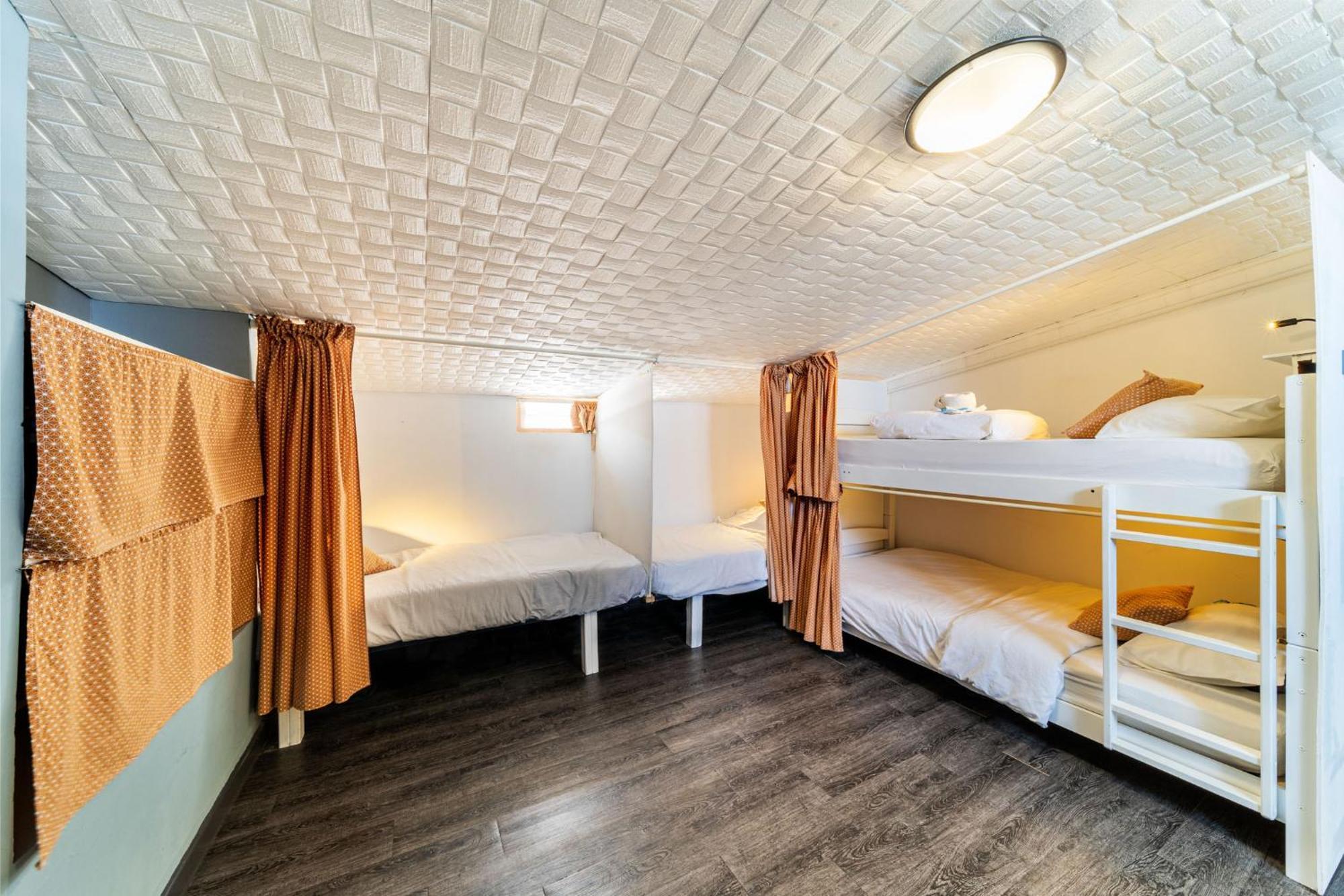 Les Baroudeurs Hostel Saint Pierre Bagian luar foto